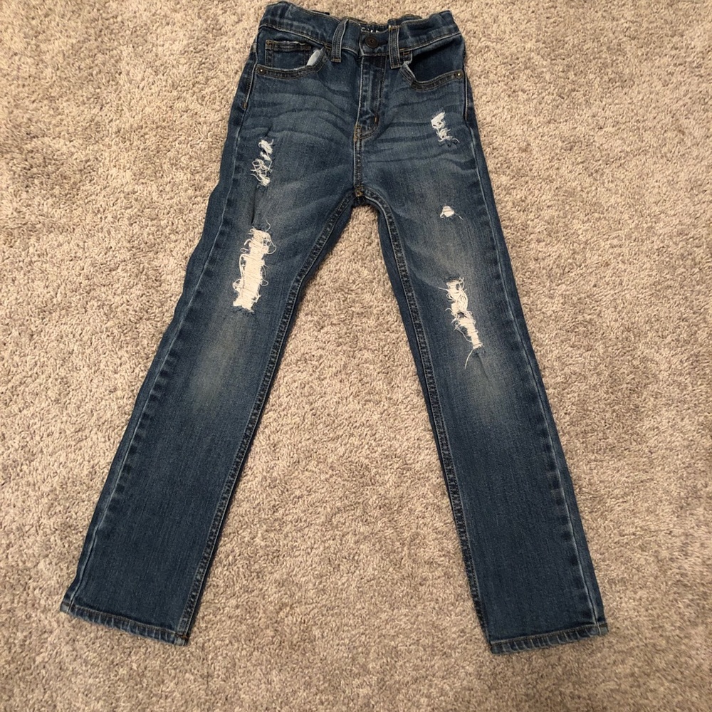 Oshkosh distressed jeans